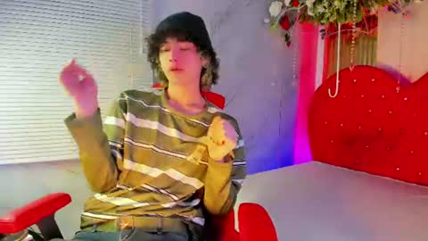 Snapshot of thanier_18 chatting on 06-19-26, 06:45 thanier_18 online show from 06-19-26, 06:45