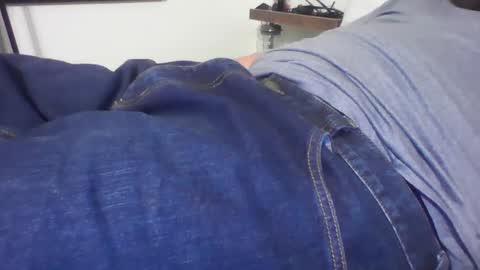 Snapshot of thatoneguy265 chatting on 01-09-25, 01:29 thatoneguy265 online show from 01-09-25, 01:29