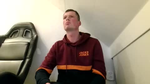 Snapshot of the___rocky200 chatting on 11-20-25, 09:14 Dennis online show from 11-20-25, 09:14