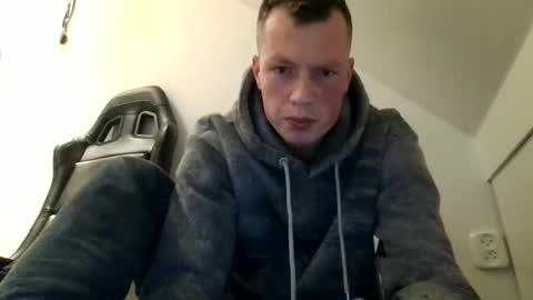 Snapshot of the___rocky200 chatting on 12-13-25, 07:53 Dennis online show from 12-13-25, 07:53