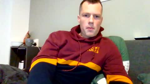 Snapshot of the___rocky200 chatting on 12-17-25, 09:04 Dennis online show from 12-17-25, 09:04