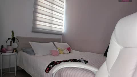 Snapshot of the__power__girls chatting on 09-24-25, 01:47 nina mirley online show from 09-24-25, 01:47