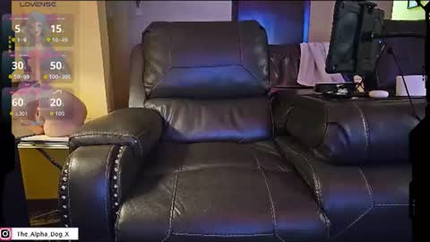 Snapshot of the_alpha_dog_xxx chatting on 06-18-26, 05:50 the_alpha_dog_xxx online show from 06-18-26, 05:50