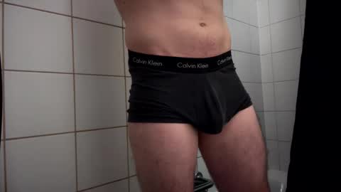 Snapshot of the_delicious_19 chatting on 09-10-25, 09:09 the_delicious_19 online show from 09-10-25, 09:09