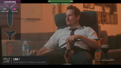 Snapshot of the_dilf chatting on 05-06-26, 04:56 The DILF - online show from 05-06-26, 04:56