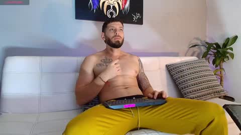 SCOTT  THEO  KAMERON  GENDERSON online show from 12-12-24, 03:32