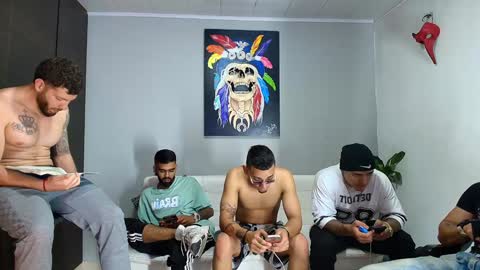 SCOTT  THEO  KAMERON  GENDERSON online show from 12-20-24, 03:47