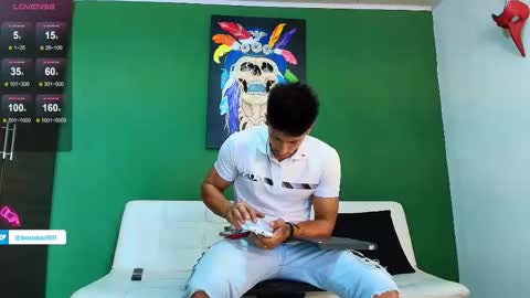 SCOTT  THEO  KAMERON  GENDERSON online show from 09-12-25, 10:10