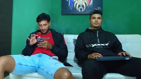 SCOTT  THEO  KAMERON  GENDERSON online show from 11-29-25, 02:31