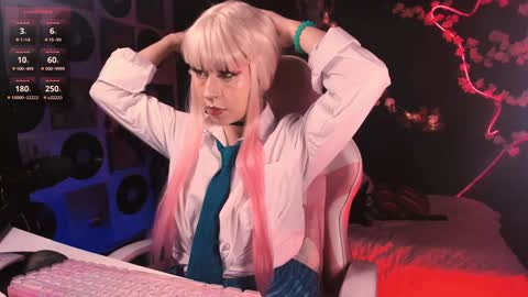 Snapshot of the_kitty_roxy chatting on 12-16-24, 08:09 ... ... online show from 12-16-24, 08:09