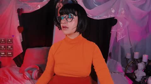 Snapshot of the_kitty_roxy chatting on 02-18-25, 08:16 ... ... online show from 02-18-25, 08:16