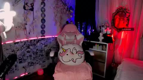 Snapshot of the_kitty_roxy chatting on 09-10-25, 06:35 ... ... online show from 09-10-25, 06:35