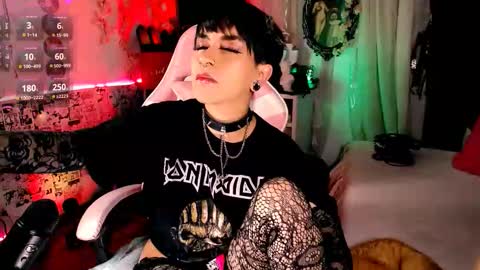 Snapshot of the_kitty_roxy chatting on 10-02-25, 06:31 ... ... online show from 10-02-25, 06:31