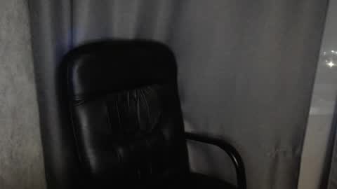 Mia online show from 05-13-26, 05:10