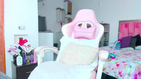 IGAleja queen1 online show from 04-22-26, 01:45