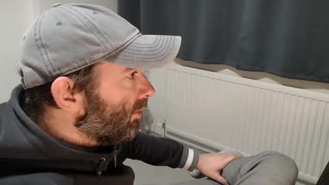 Snapshot of the_sensual_masturwait chatting on 12-14-25, 04:01 the_sensual_masturwait online show from 12-14-25, 04:01