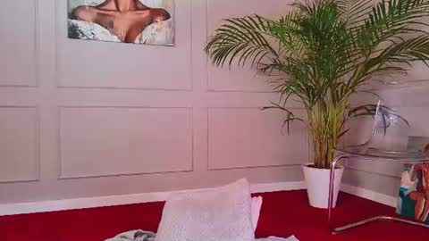 Snapshot of theaglowx chatting on 07-25-26, 05:49 theaglowx online show from 07-25-26, 05:49
