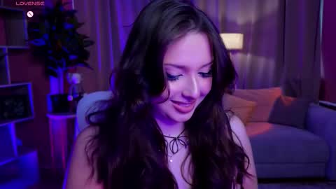 Snapshot of thebbylu chatting on 09-24-25, 01:03 Lucy online show from 09-24-25, 01:03