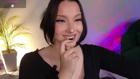 Snapshot of thebbylu chatting on 10-12-25, 12:15 Lucy online show from 10-12-25, 12:15