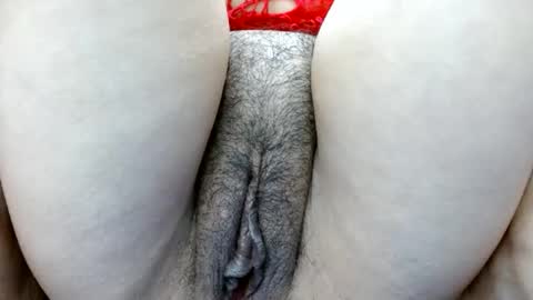 Snapshot of thebestpussyhairy chatting on 01-27-25, 06:19 Karla online show from 01-27-25, 06:19