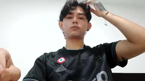 Snapshot of thebluesky_18 chatting on 10-24-25, 12:30 thebluesky_18 online show from 10-24-25, 12:30