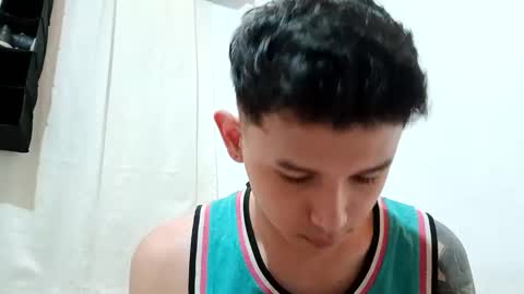 Snapshot of thebluesky_18 chatting on 11-23-25, 04:07 thebluesky_18 online show from 11-23-25, 04:07