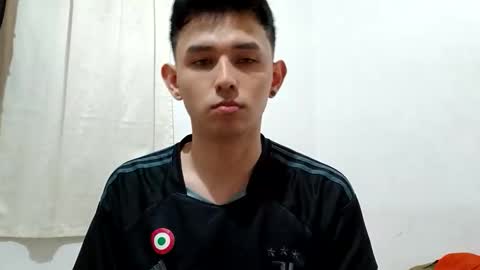 Snapshot of thebluesky_18 chatting on 11-24-25, 07:19 thebluesky_18 online show from 11-24-25, 07:19