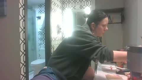 Snapshot of thecannibalsalt chatting on 11-22-25, 05:56 thecannibalsalt online show from 11-22-25, 05:56