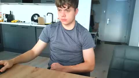 Snapshot of thecuteguy144949 chatting on 11-05-25, 08:25 thecuteguy144949 online show from 11-05-25, 08:25