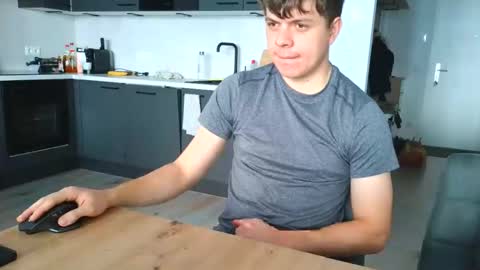 Snapshot of thecuteguy144949 chatting on 11-09-25, 11:19 thecuteguy144949 online show from 11-09-25, 11:19