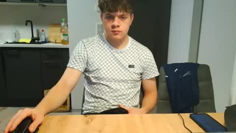 Snapshot of thecuteguy144949 chatting on 12-05-25, 08:38 thecuteguy144949 online show from 12-05-25, 08:38