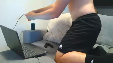 thecuteguy144949 online show from 06-12-26, 06:07
