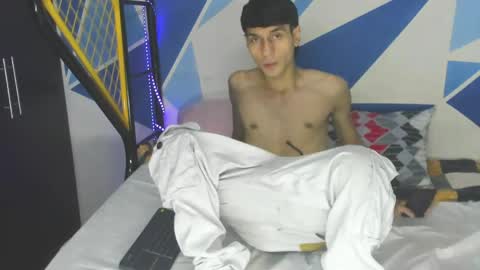 Snapshot of thedemonbroth3rs chatting on 04-04-26, 01:15 thedemonbroth3rs online show from 04-04-26, 01:15