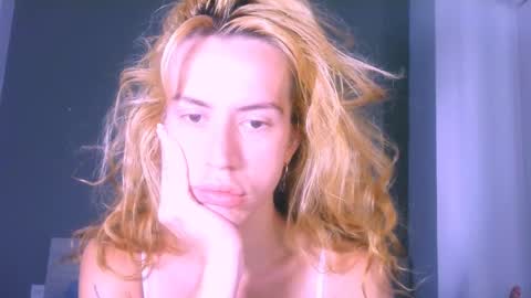 Yolanda online show from 04-06-26, 01:58