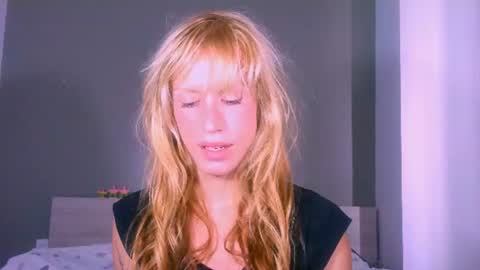 Snapshot of thedollxxxperience chatting on 07-18-26, 04:05 Yolanda online show from 07-18-26, 04:05