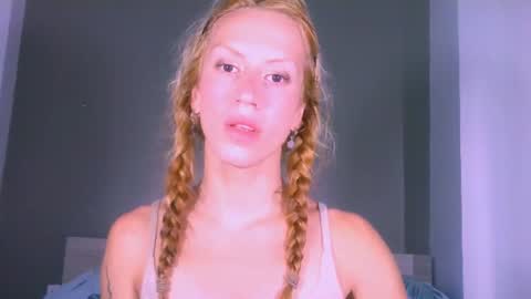 Snapshot of thedollxxxperience chatting on 07-24-26, 08:34 Yolanda online show from 07-24-26, 08:34