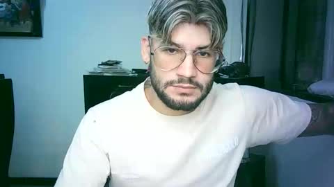 Snapshot of thedragonboyxxx chatting on 03-25-26, 03:12 thedragonboyxxx online show from 03-25-26, 03:12