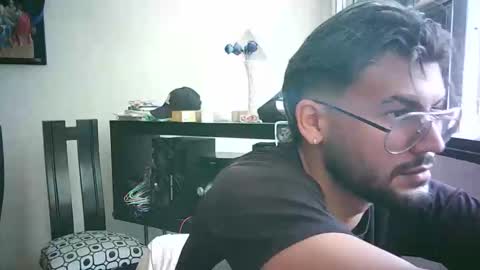 Snapshot of thedragonboyxxx chatting on 04-10-26, 02:44 thedragonboyxxx online show from 04-10-26, 02:44
