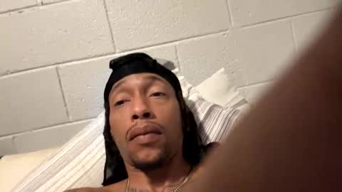 Snapshot of thee304slayer chatting on 12-15-25, 01:59 thee304slayer online show from 12-15-25, 01:59