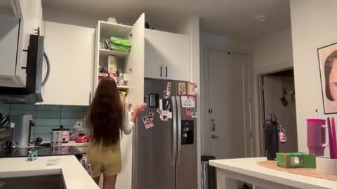 Snapshot of thegabzilla chatting on 09-18-25, 09:39 thegabzilla online show from 09-18-25, 09:39