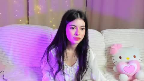 Snapshot of thegirlyoullcomebackto chatting on 06-16-26, 06:21 Anora online show from 06-16-26, 06:21