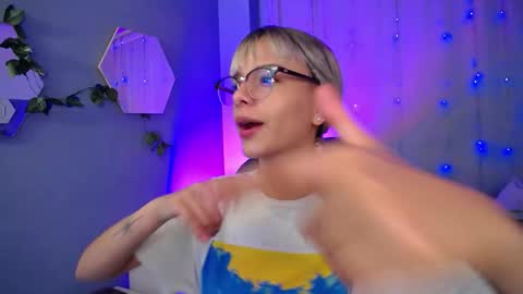 Snapshot of thegodmother_gh chatting on 10-30-25, 03:08 Peyton online show from 10-30-25, 03:08