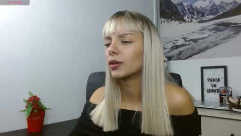 Snapshot of thegodmother_gh chatting on 11-03-25, 04:03 Peyton online show from 11-03-25, 04:03