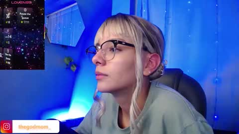 Snapshot of thegodmother_gh chatting on 11-08-25, 03:29 Peyton online show from 11-08-25, 03:29