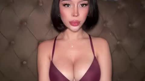 Elle  dont forget to folloW me and thumbs up online show from 03-05-26, 11:06