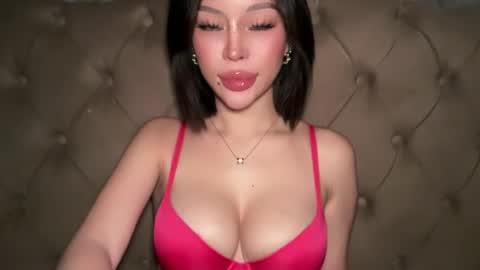 Snapshot of thegreat_legacy chatting on 04-23-26, 11:42 Elle dont forget to folloW me and thumbs up online show from 04-23-26, 11:42