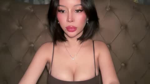 Snapshot of thegreat_legacy chatting on 05-19-26, 04:02 Elle dont forget to folloW me and thumbs up online show from 05-19-26, 04:02