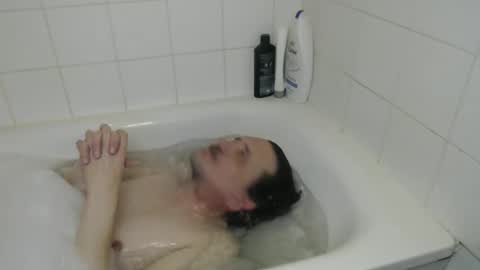 Green online show from 03-12-26, 09:32