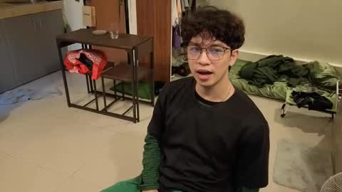 Green online show from 03-28-26, 05:40