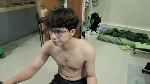 Green online show from 04-19-26, 04:28